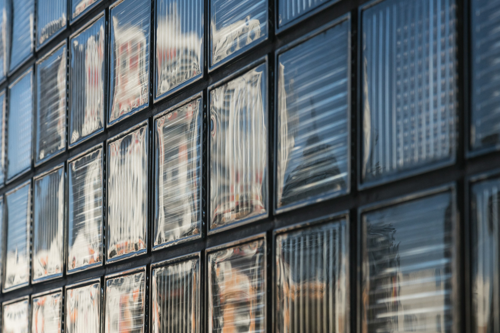 Дом с мостами