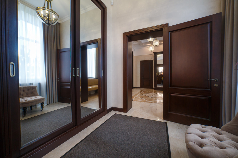 Интерьер загородного дома с двусветным пространством