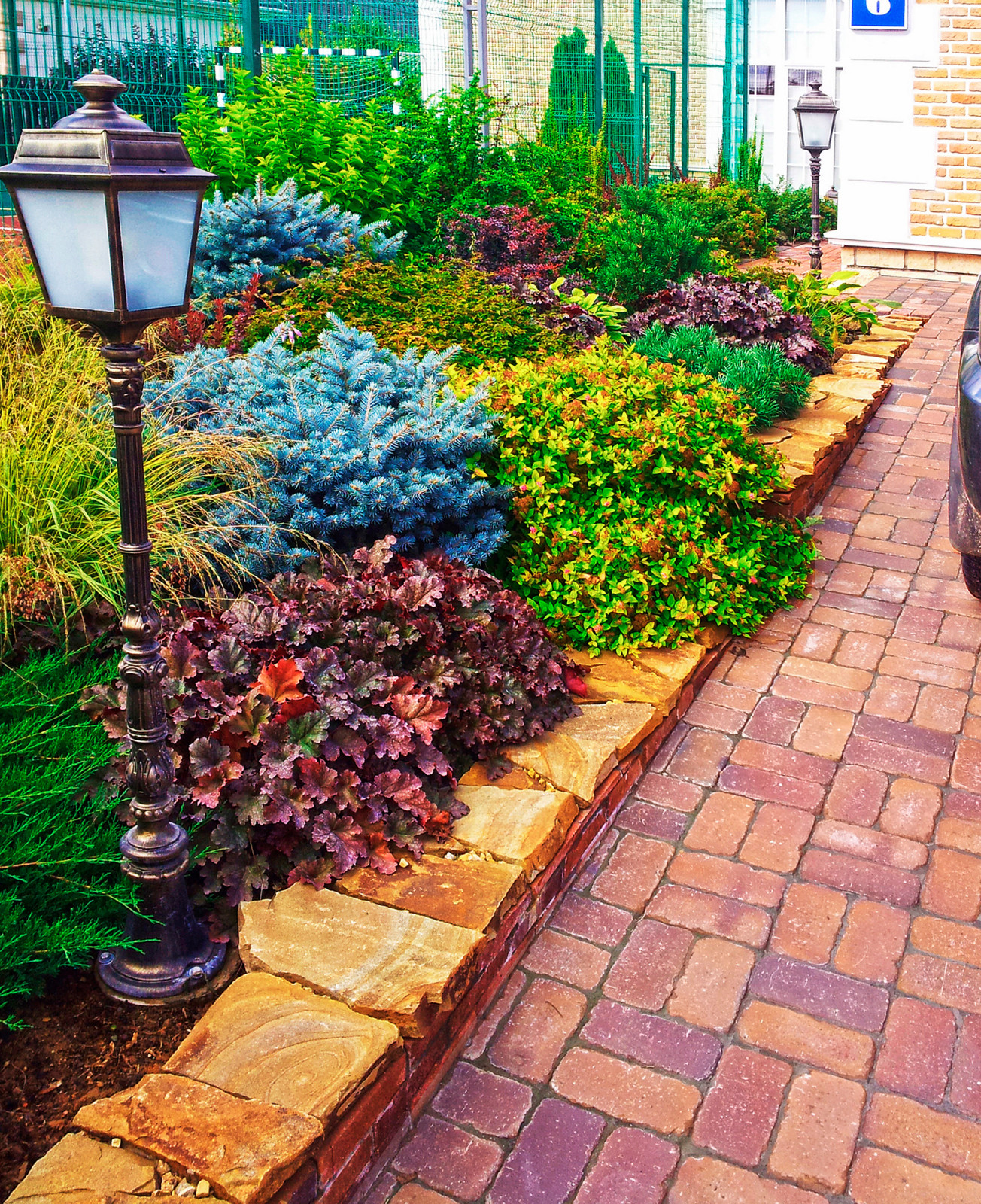 Ландшафтный дизайн участка 30 соток - миксбордер.