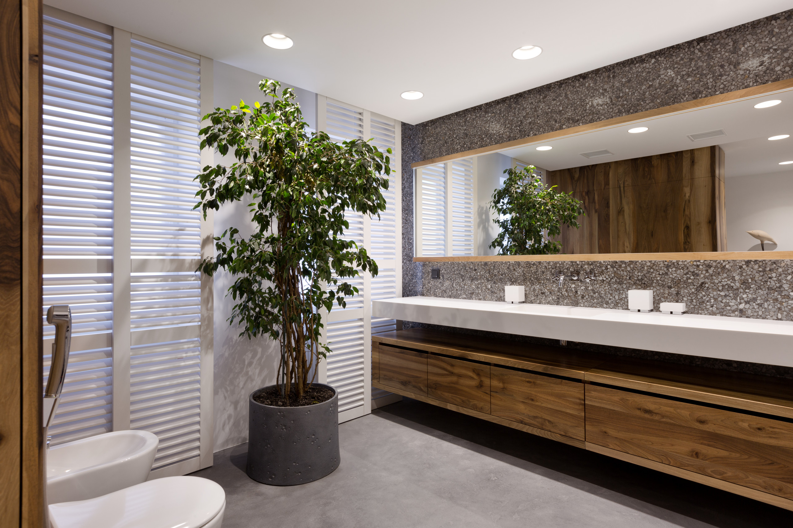 Houzz Украина: Минималистичная квартира с четырьмя уровнями