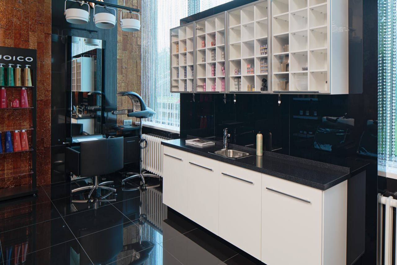 Салон "Crystal Line & Beauty"