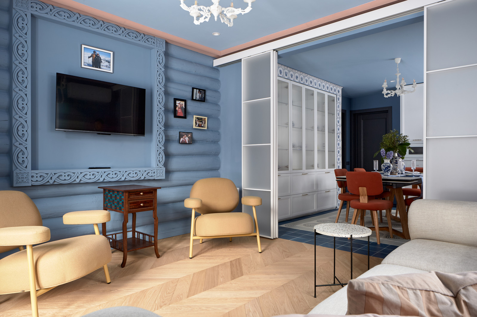 Гжель и маркетри, кухня-гостиная