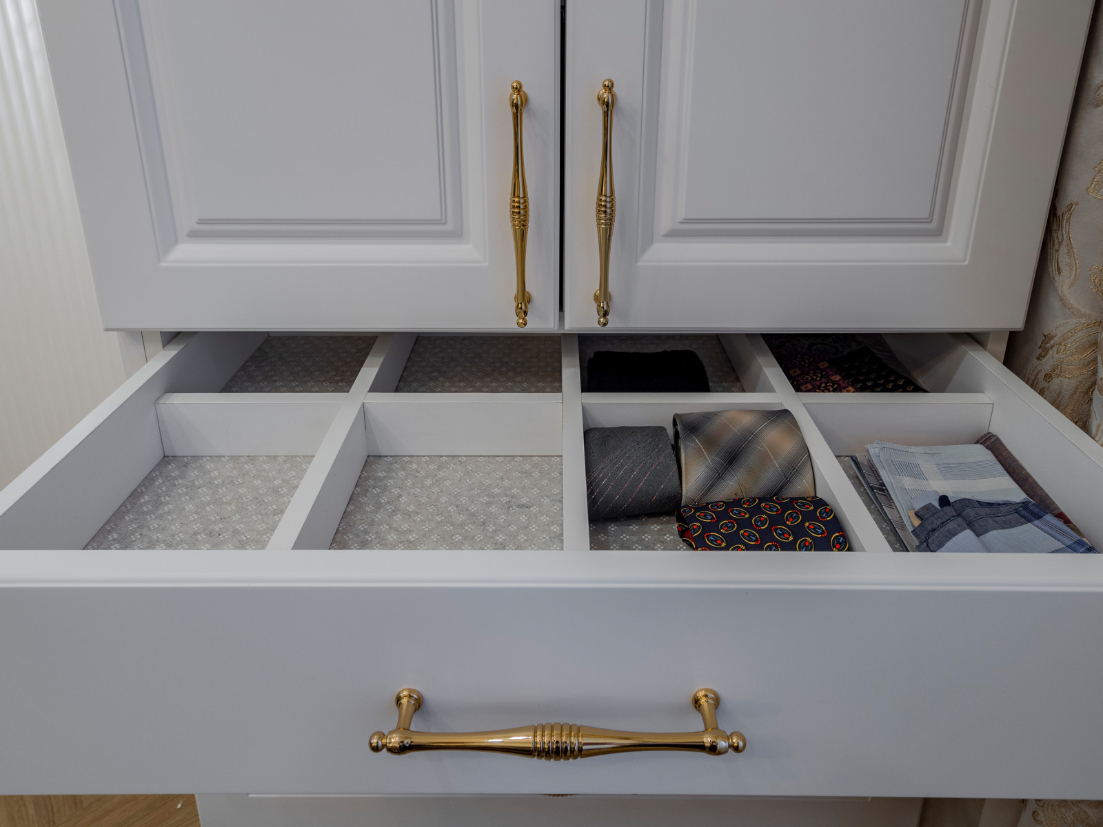 Стильная меблировка спальни