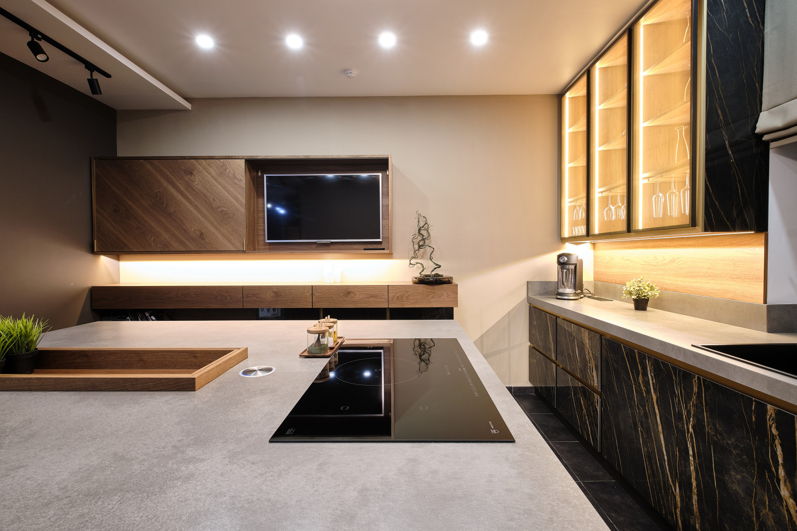 Современная кухня с керамическими фасадами