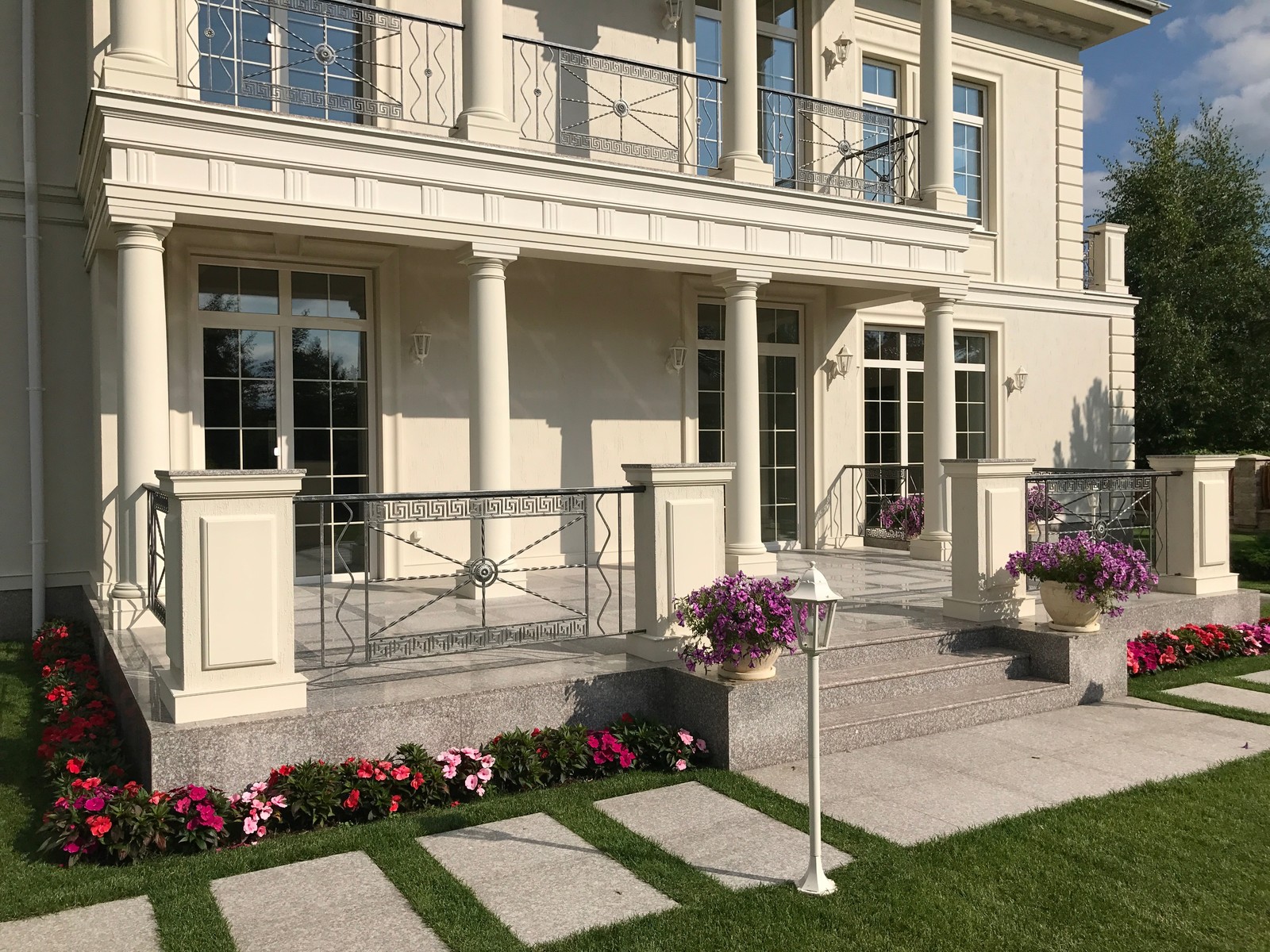 Строительство домов – реализованные фасады