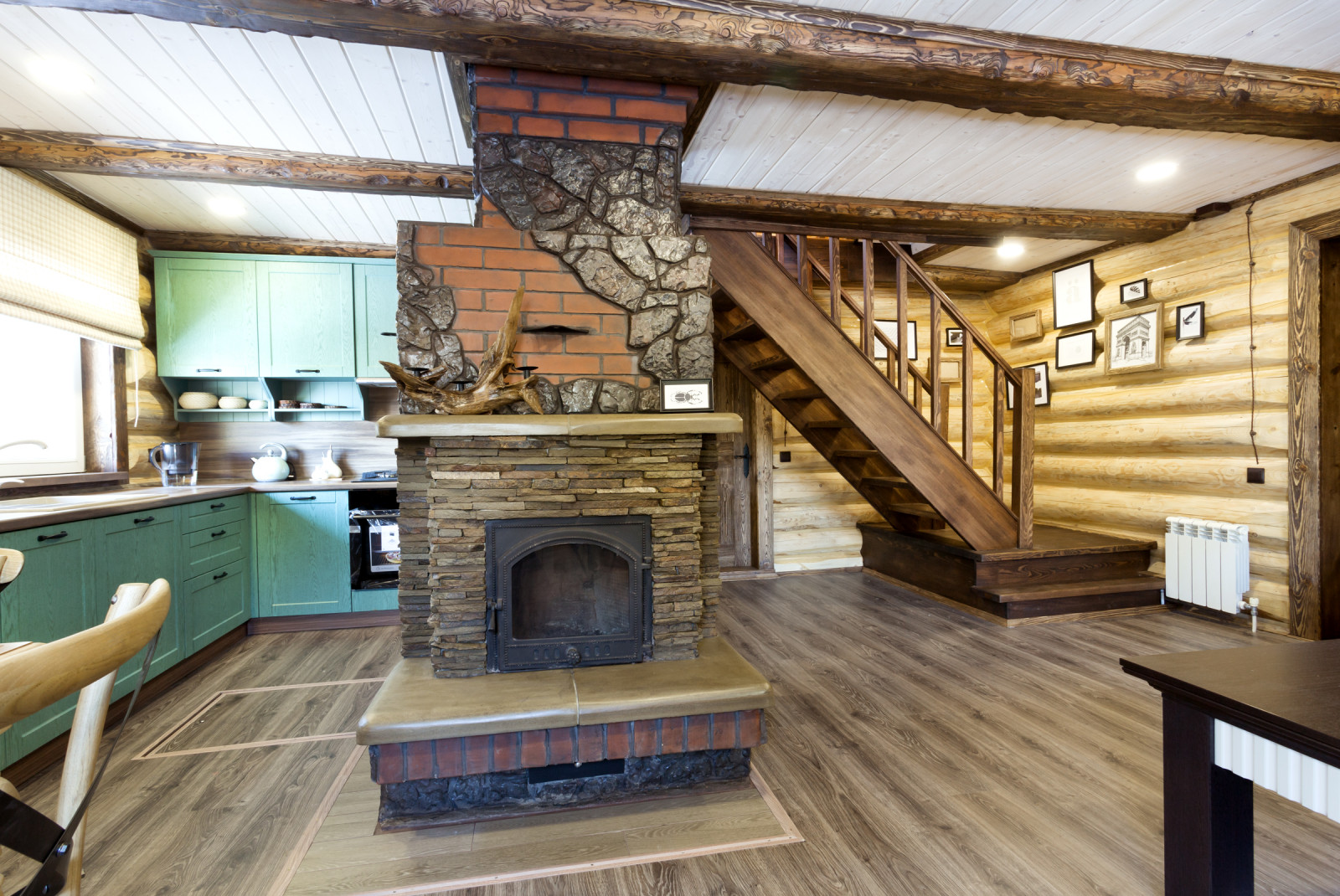 Дизайн и внутренняя отделка дома из бруса