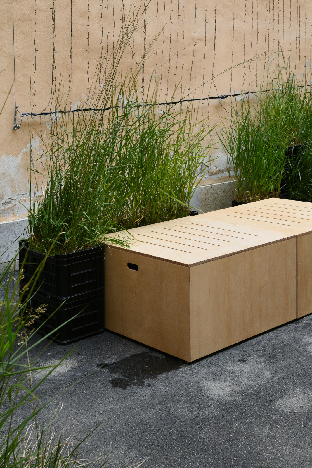 Беседка и модульные сидения из фанеры