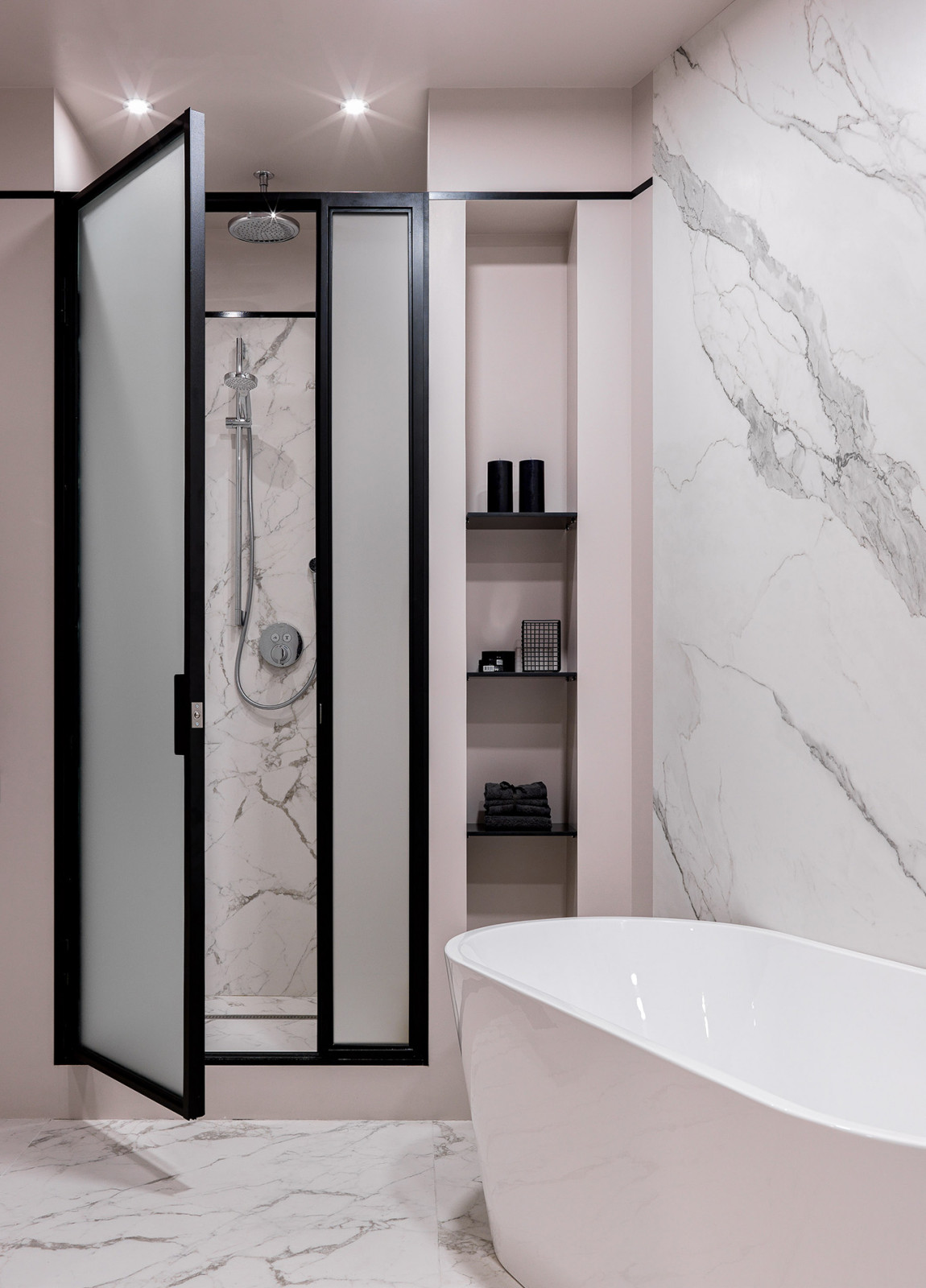 Apartment by draft of B&H studio