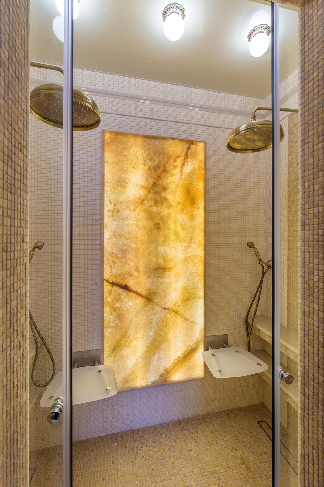 ЗАСТЫВШЕЕ СВЕЧЕНИЕ КЛАССИКИ