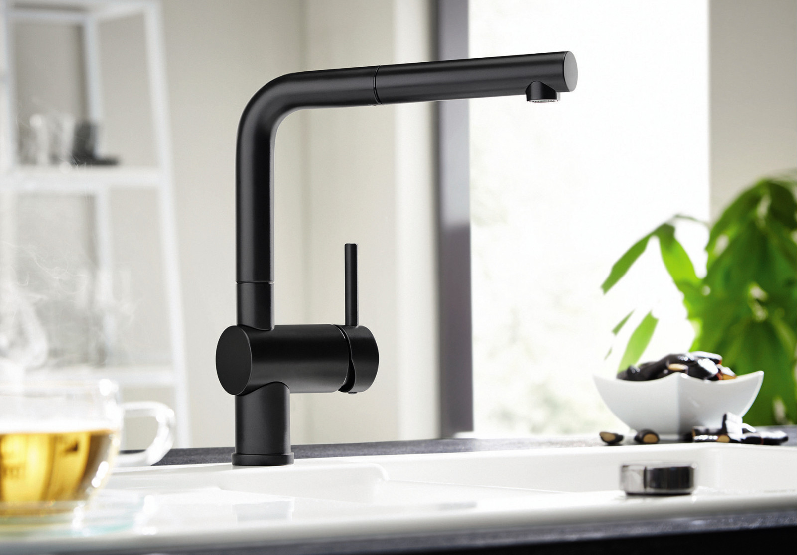 Черный матовый - новый цвет смесителей и аксессуаров