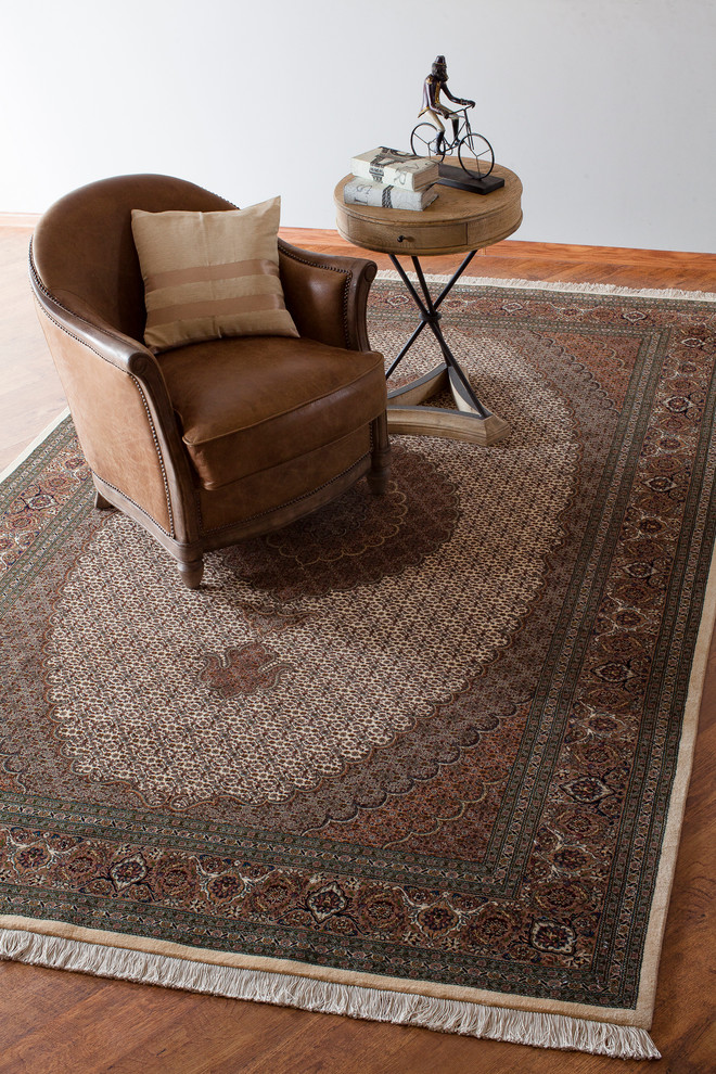 Декор интерьера  коврами  ручной работы