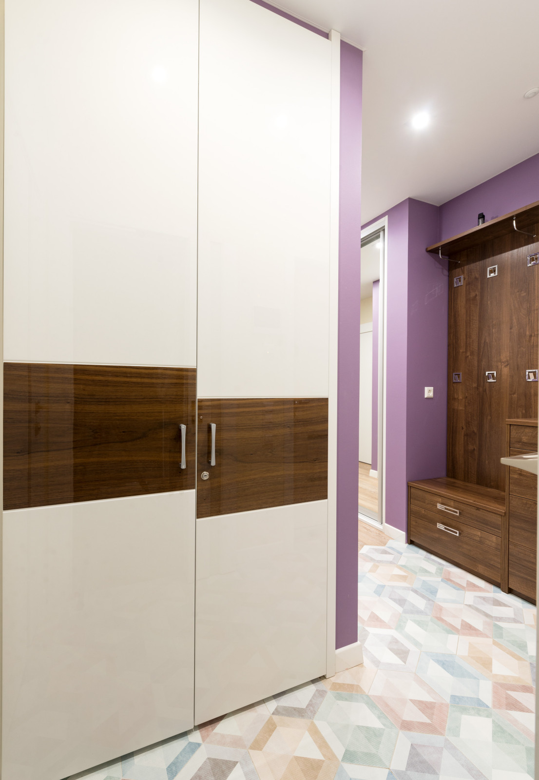 Шкафы и тумбы