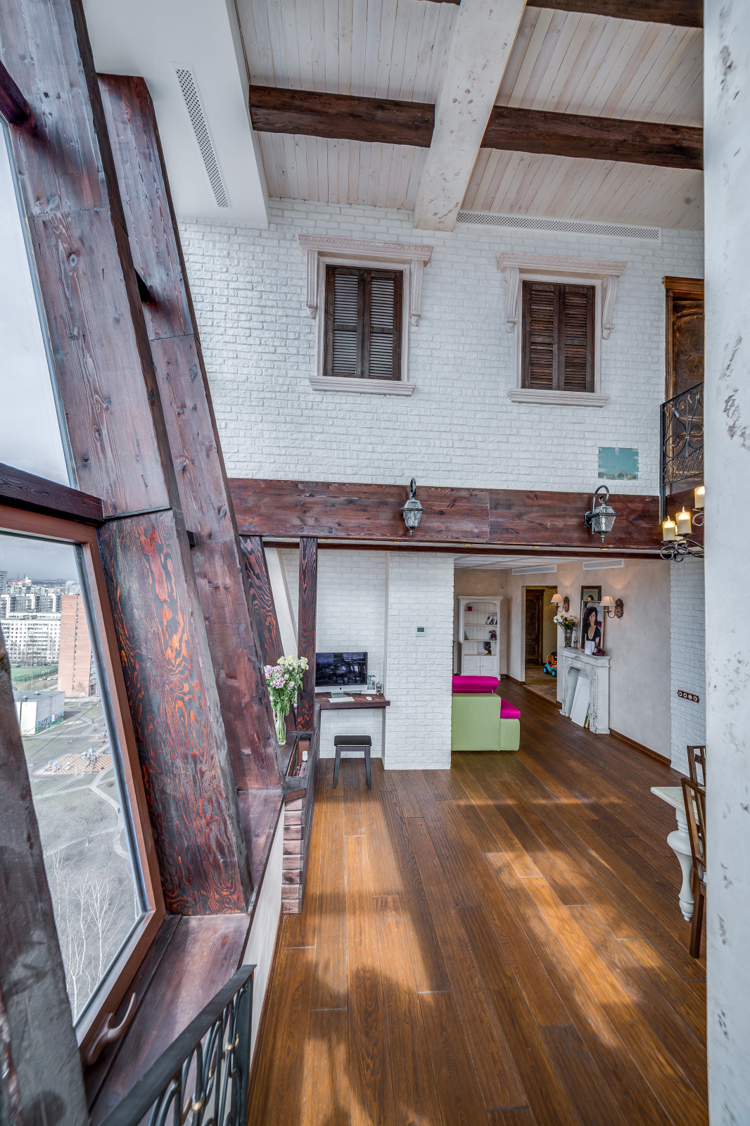 Пентхаус в Санкт-Петербурге. Мебель и отделка из массива.