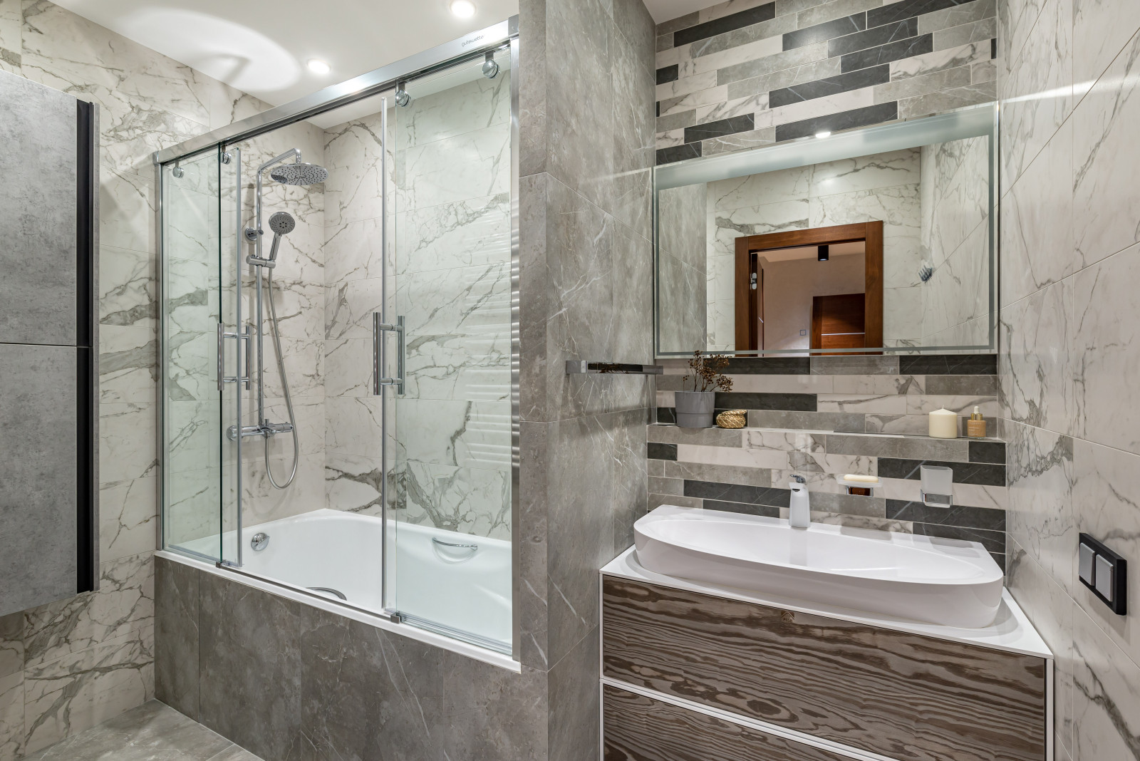 Трехкомнатная квартира в центре Москвы