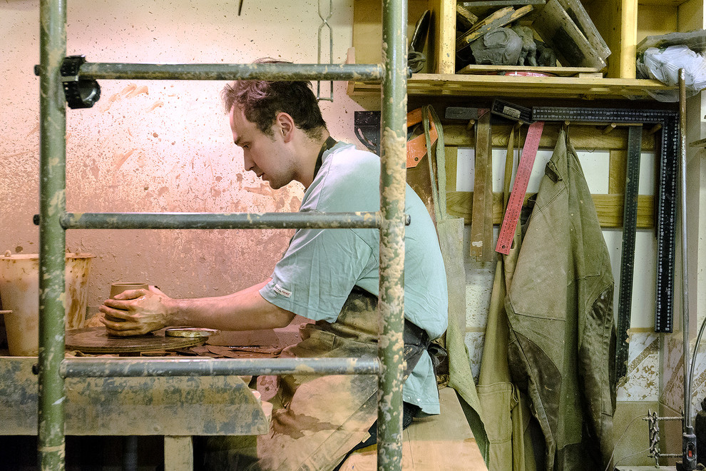 Портрет: Керамика KVN-studio, вдохновленная современной культурой