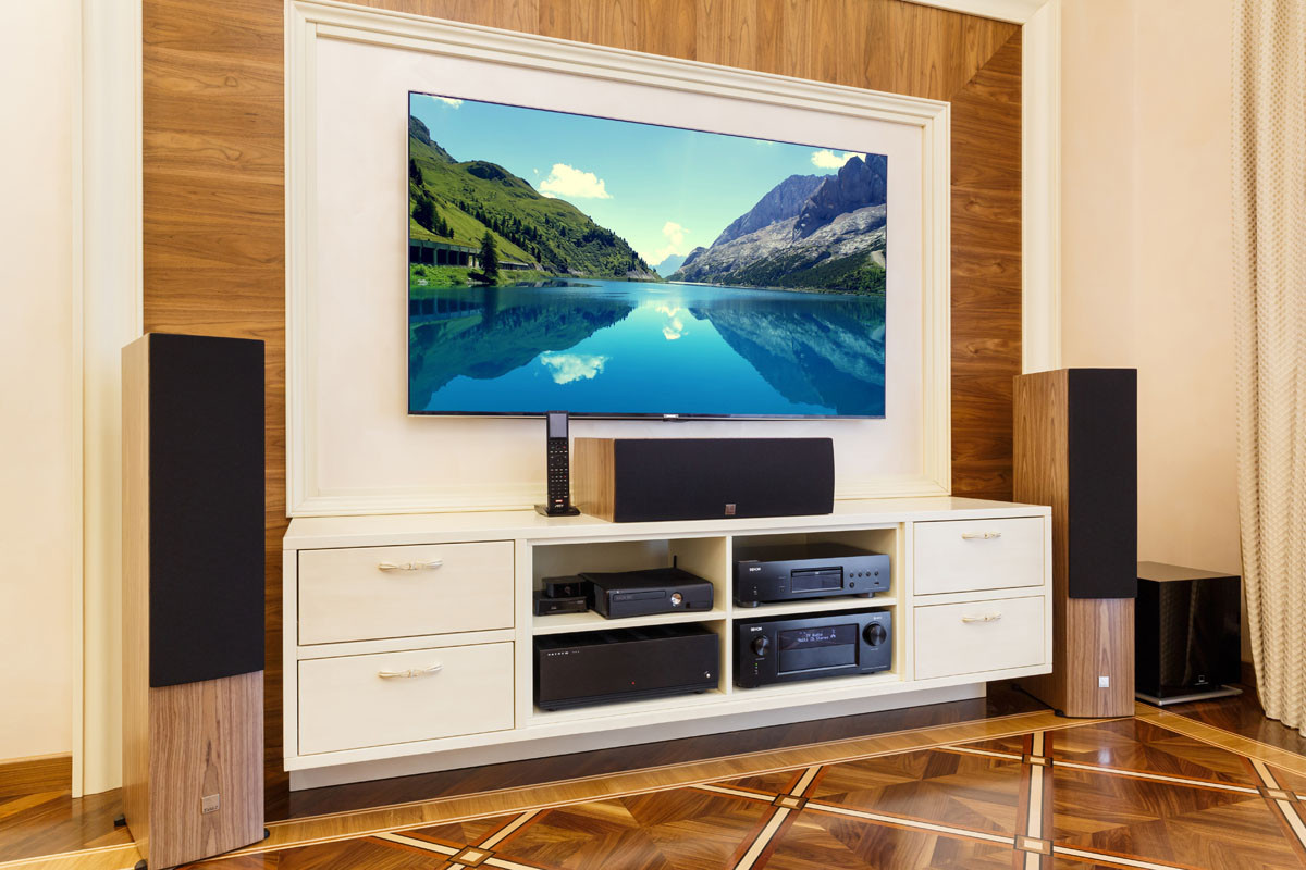 Обложка проекта: Домашний кинотеатр и мультирум в одной квартире