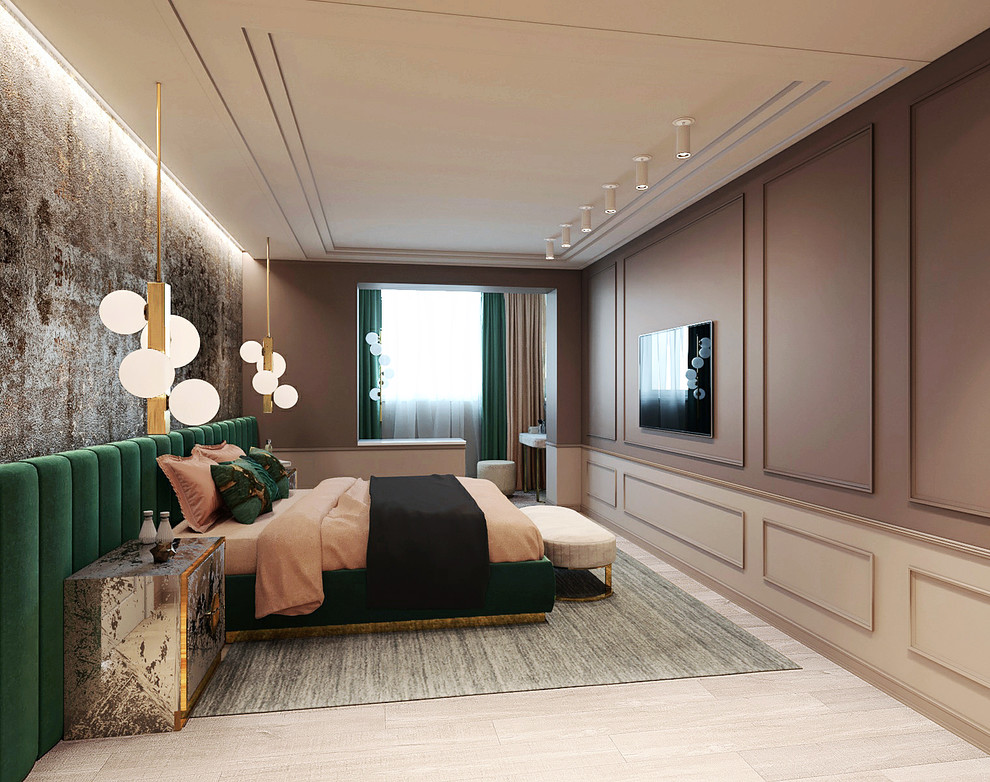 Глубокая зелень и жухлые розы