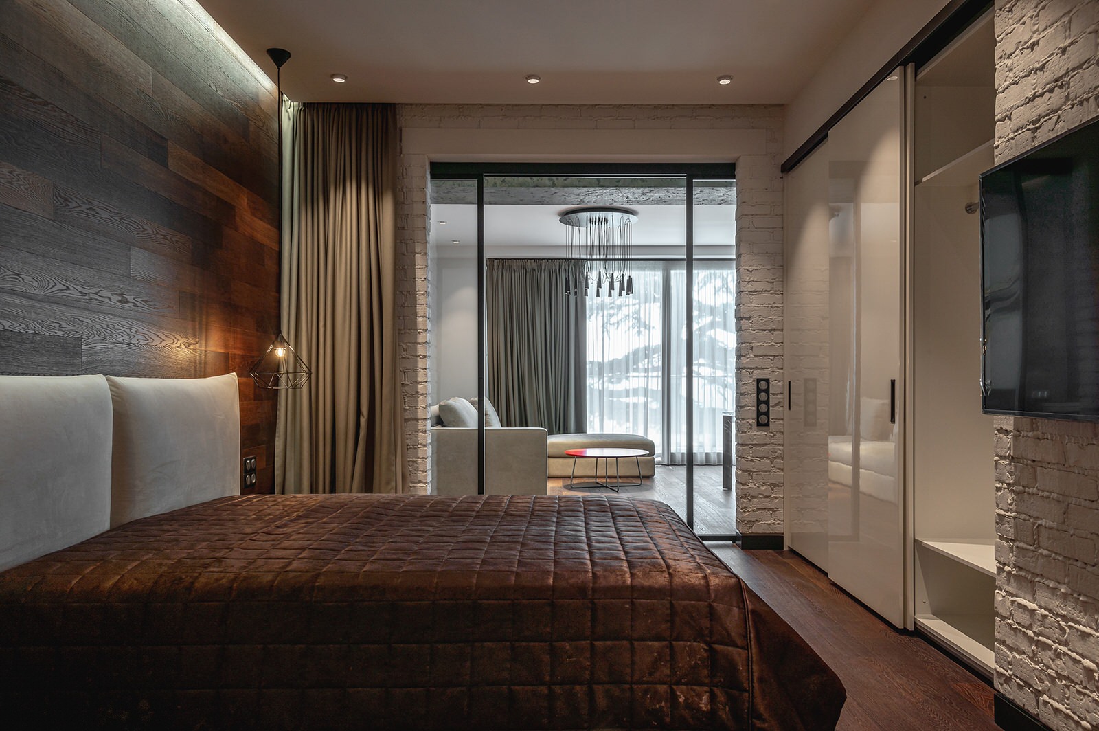 ЖК ЗАЗЕРКАЛЬЕ 406