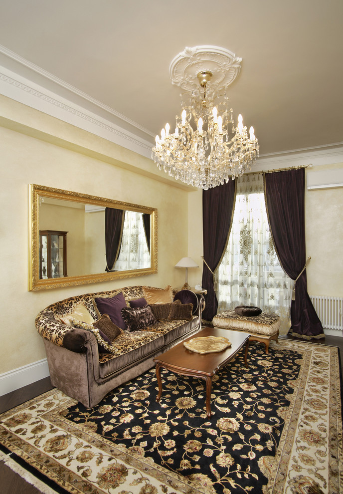 Элегантная классика (3-х комн. квартира в сталинке)