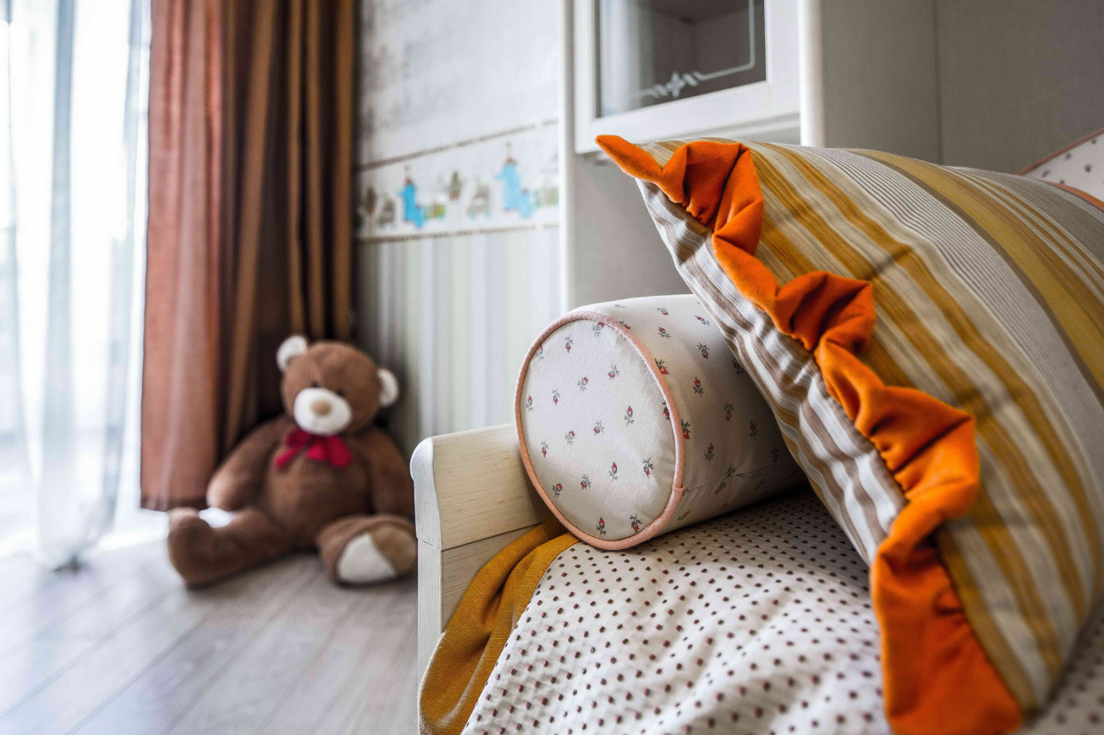 Интерьер с видом на Волгу