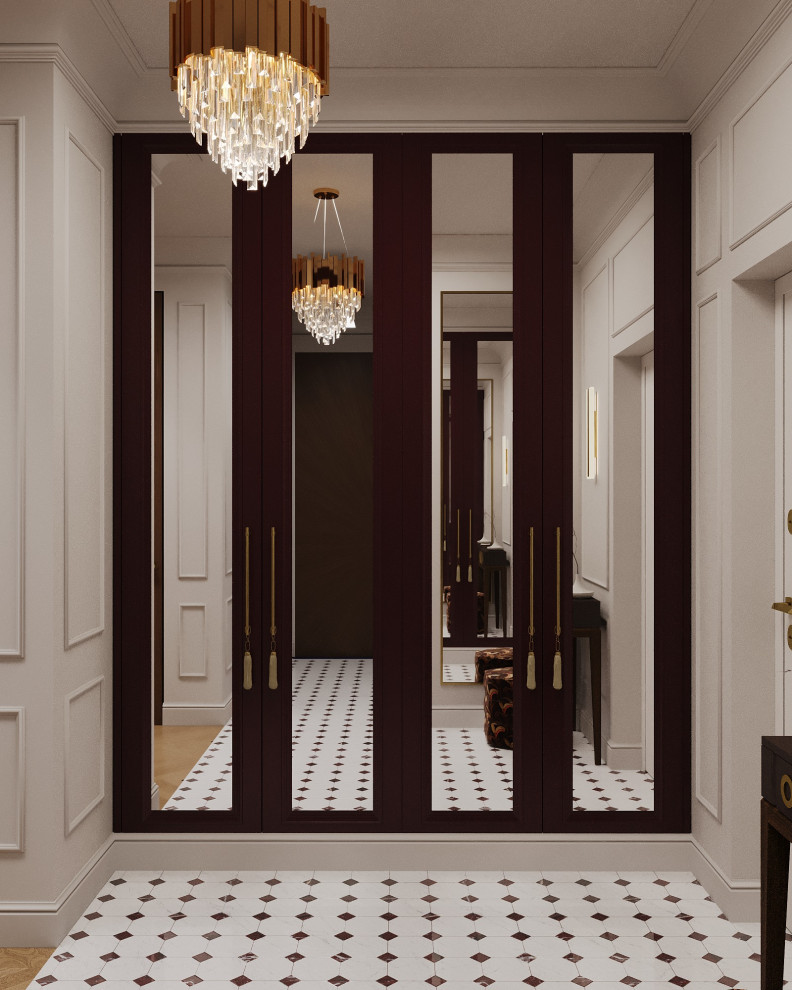 Прихожая и холл с каменными порталами