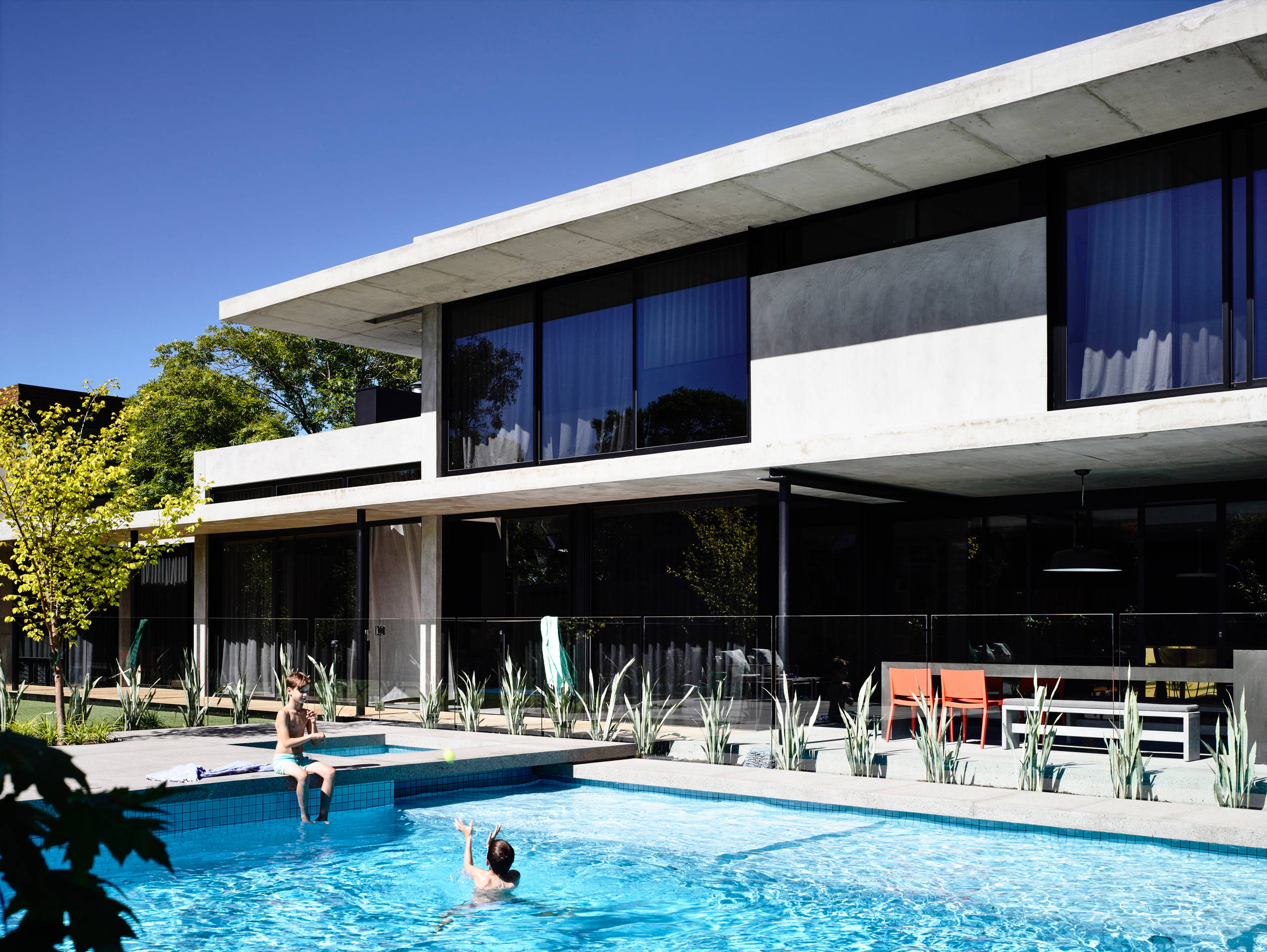 Houzz Австралия: Ультрасовременный дом из бетона для семьи архитекторов