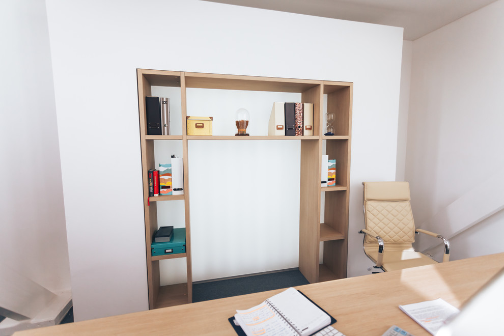 Натяжная стена  с подсветкой