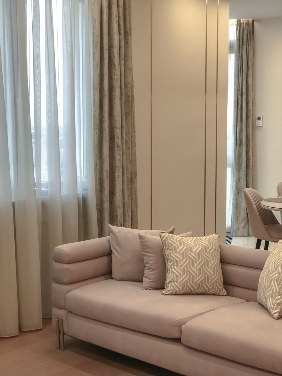 Текстильное оформление квартиры в современном стиле г. Москва