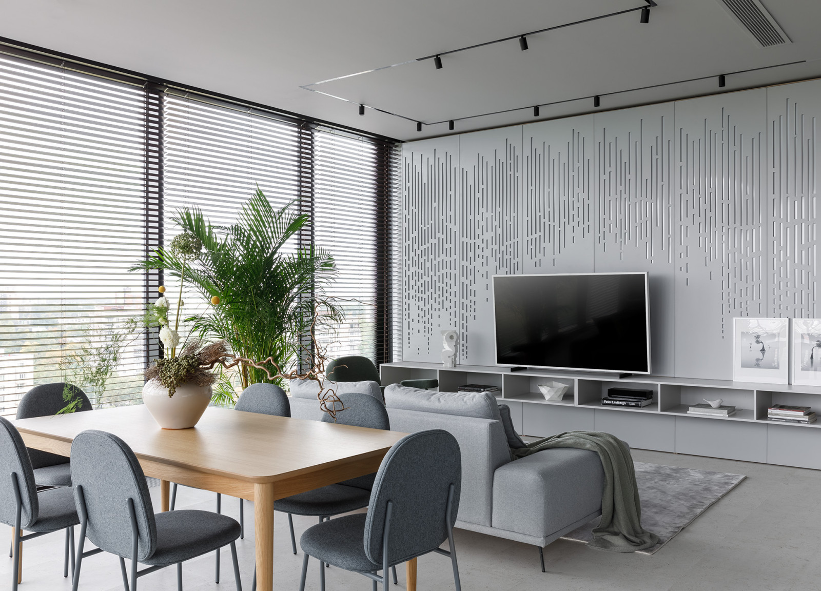 Монохромный минимализм