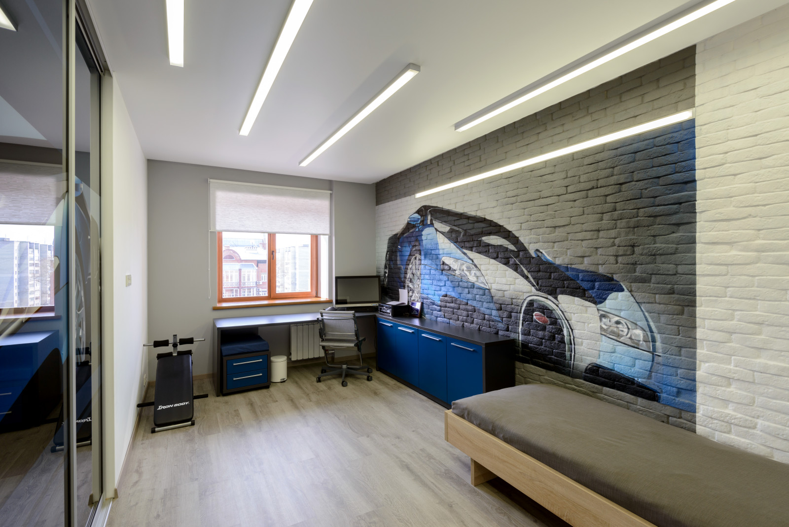 apartment with aquarium