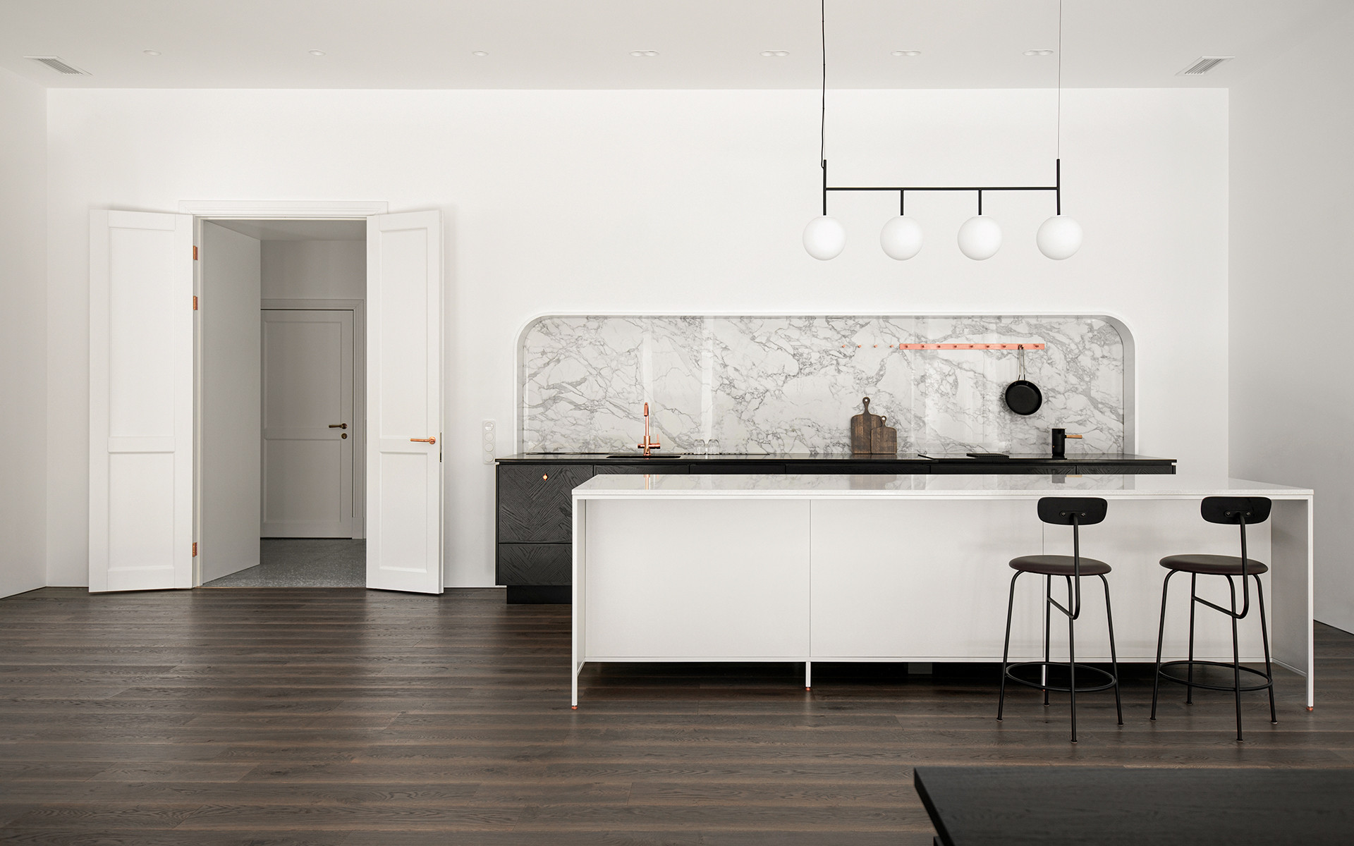 Houzz тур: Минимализм и классика возле Исаакиевского собора