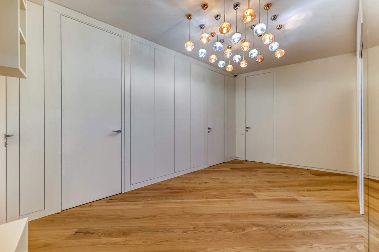 Дизайн интерьера холла в современном стиле ЖК Стокгольм