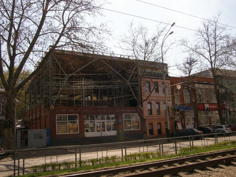 Торгово-офисное здание ул. Ставропольская 212