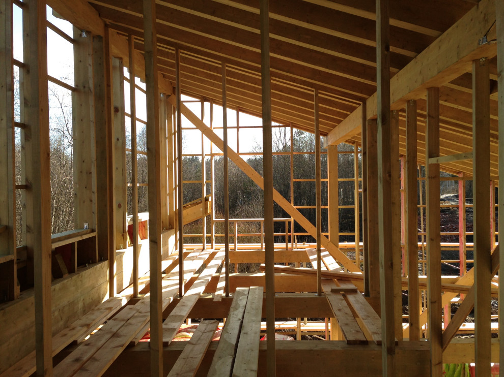 Дом сарай на реке, октябрь 2012/2015 год