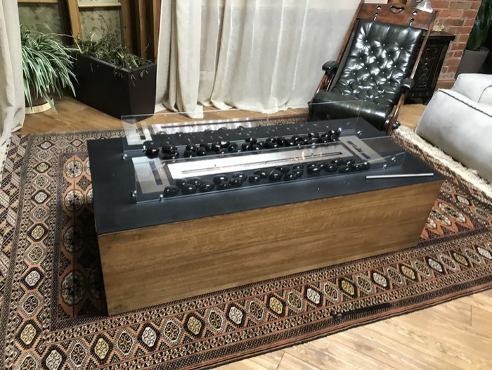 Журнальный стол с биокамином Oak под заказ