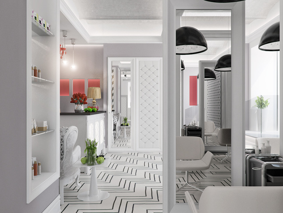 Салон Красоты с орнаментом застывшим на старых стенах