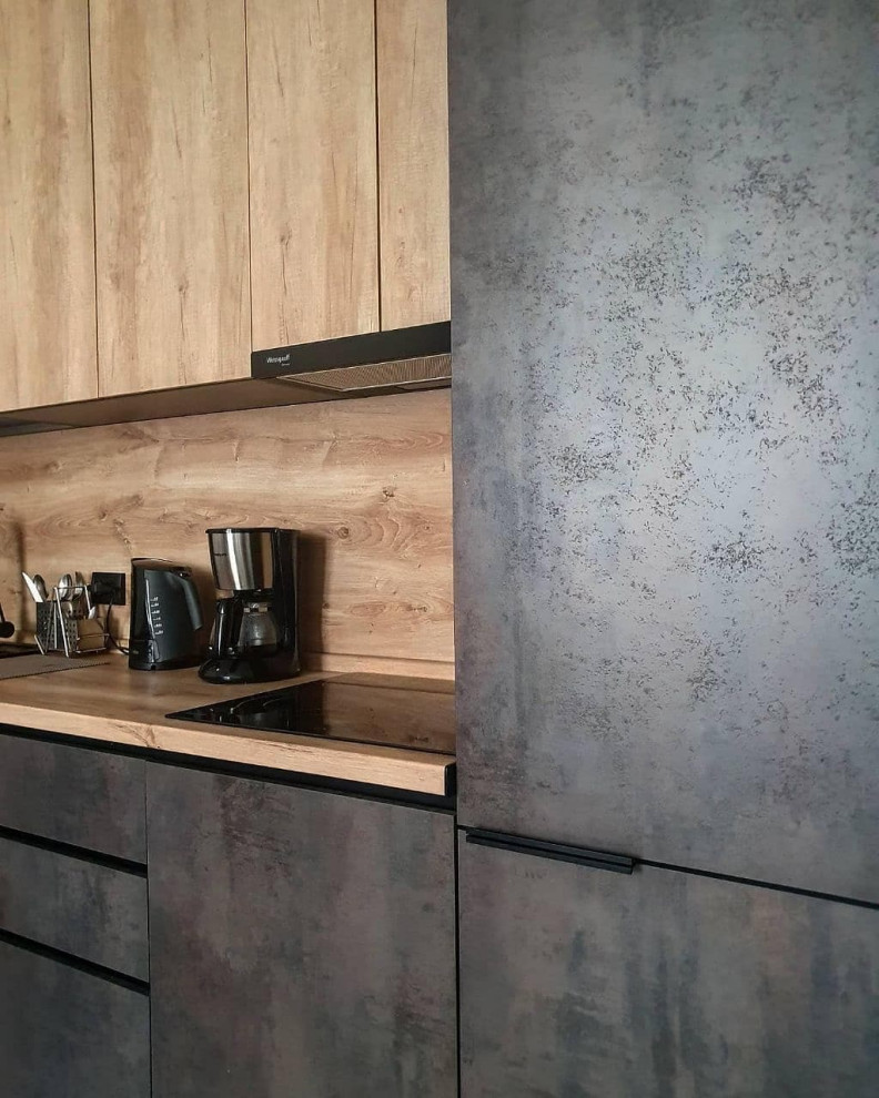 Встроенная прямая кухня под потолок в стиле лофт