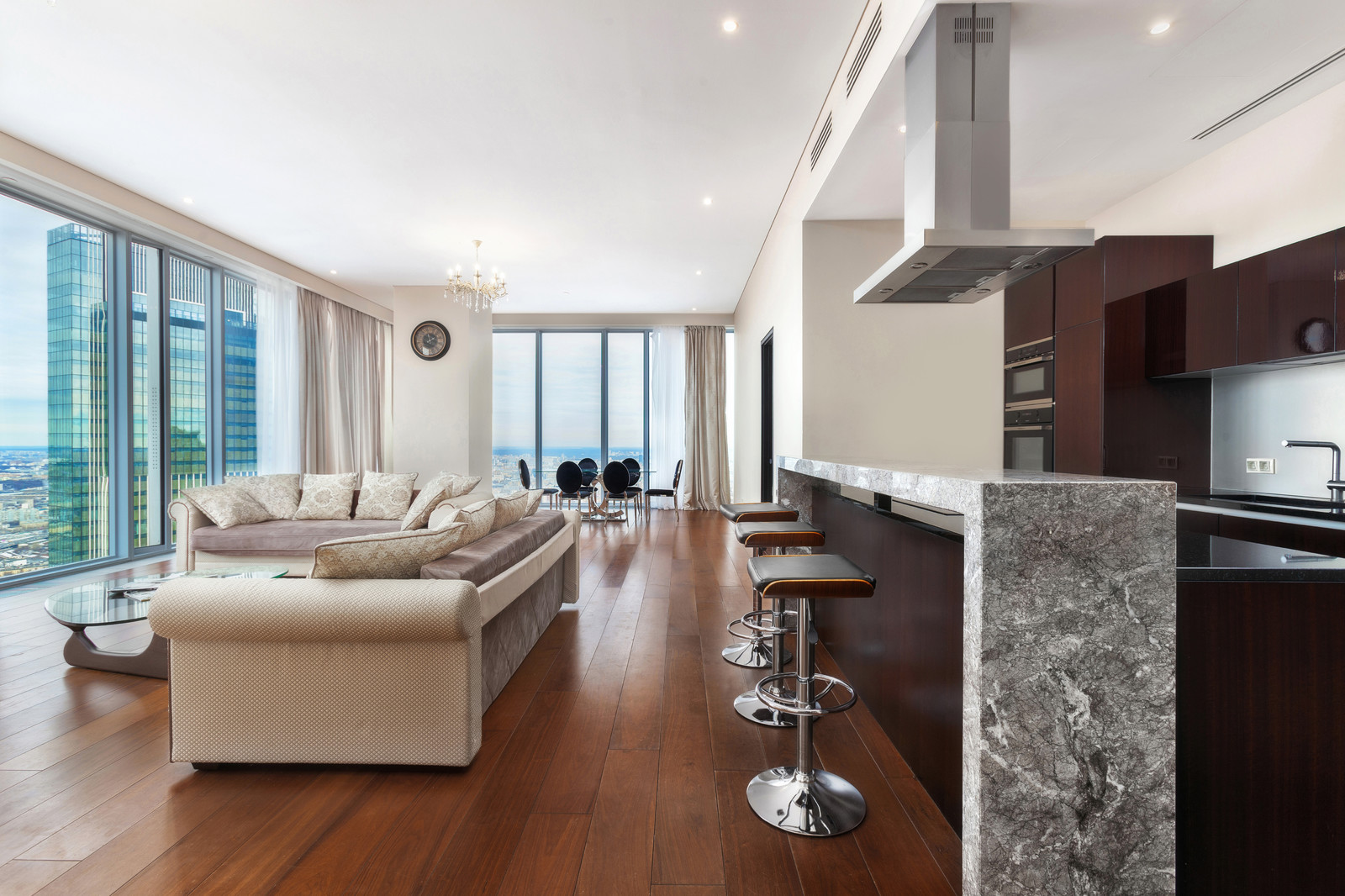 Апартаменты в башне ОКО