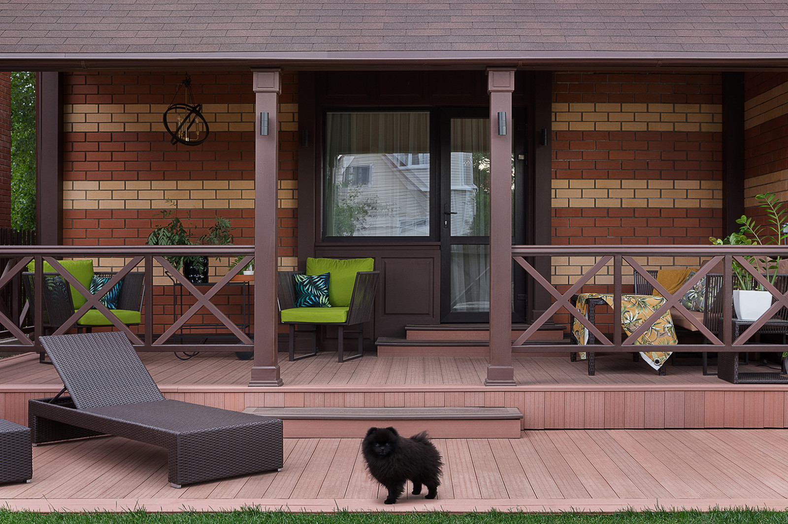 Дом семьи с двумя детьми