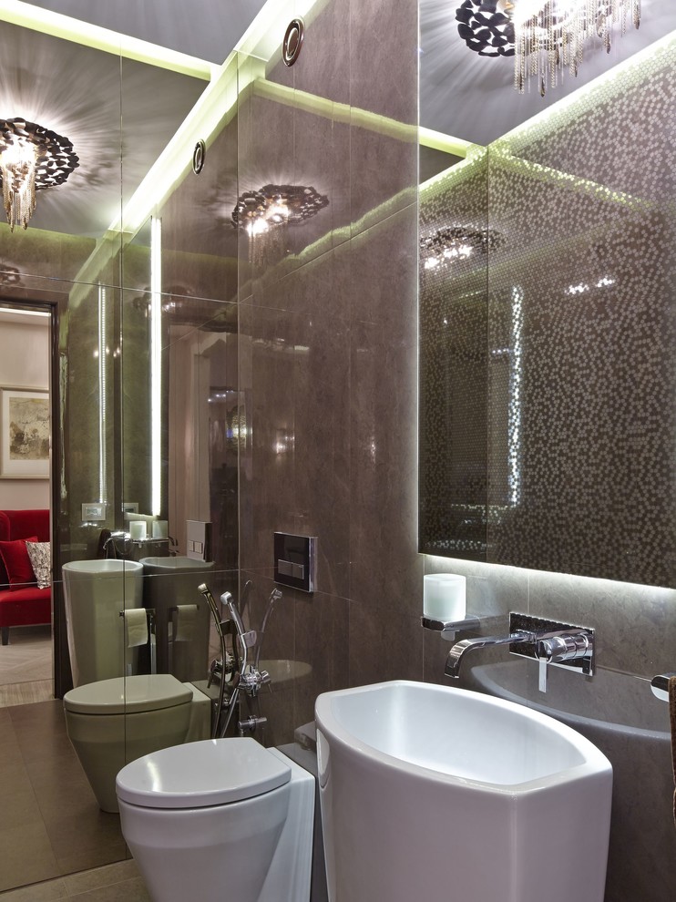 Houzz тур: Двухуровневая квартира с изящной обстановкой и арт-лестницей