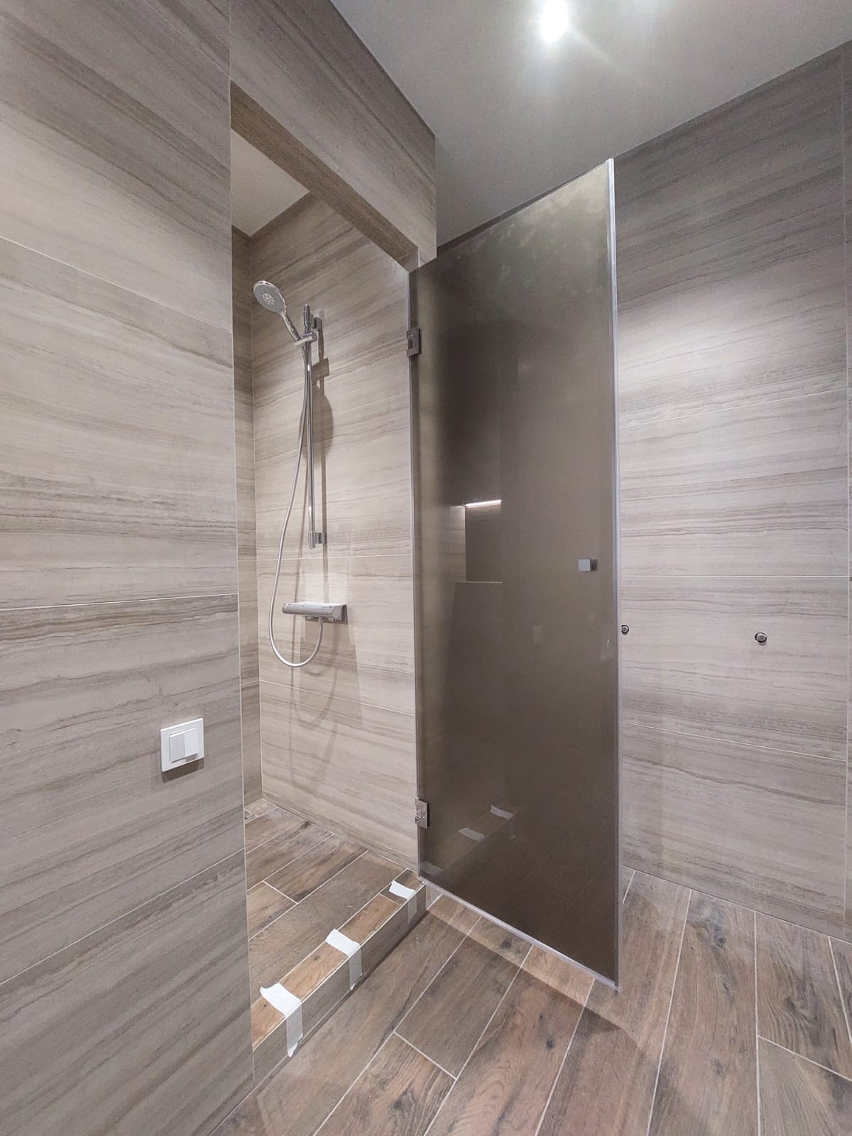 Стеклянные двери