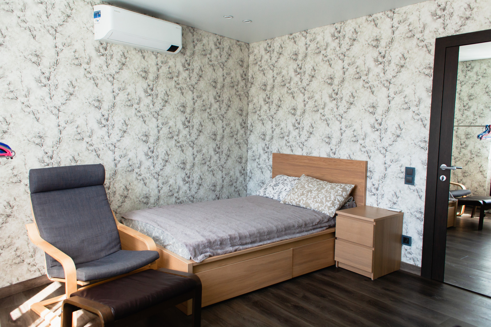 2х комнатная квартира Свиридова 14