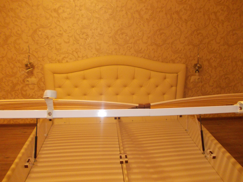 Кровати в каретной стяжке