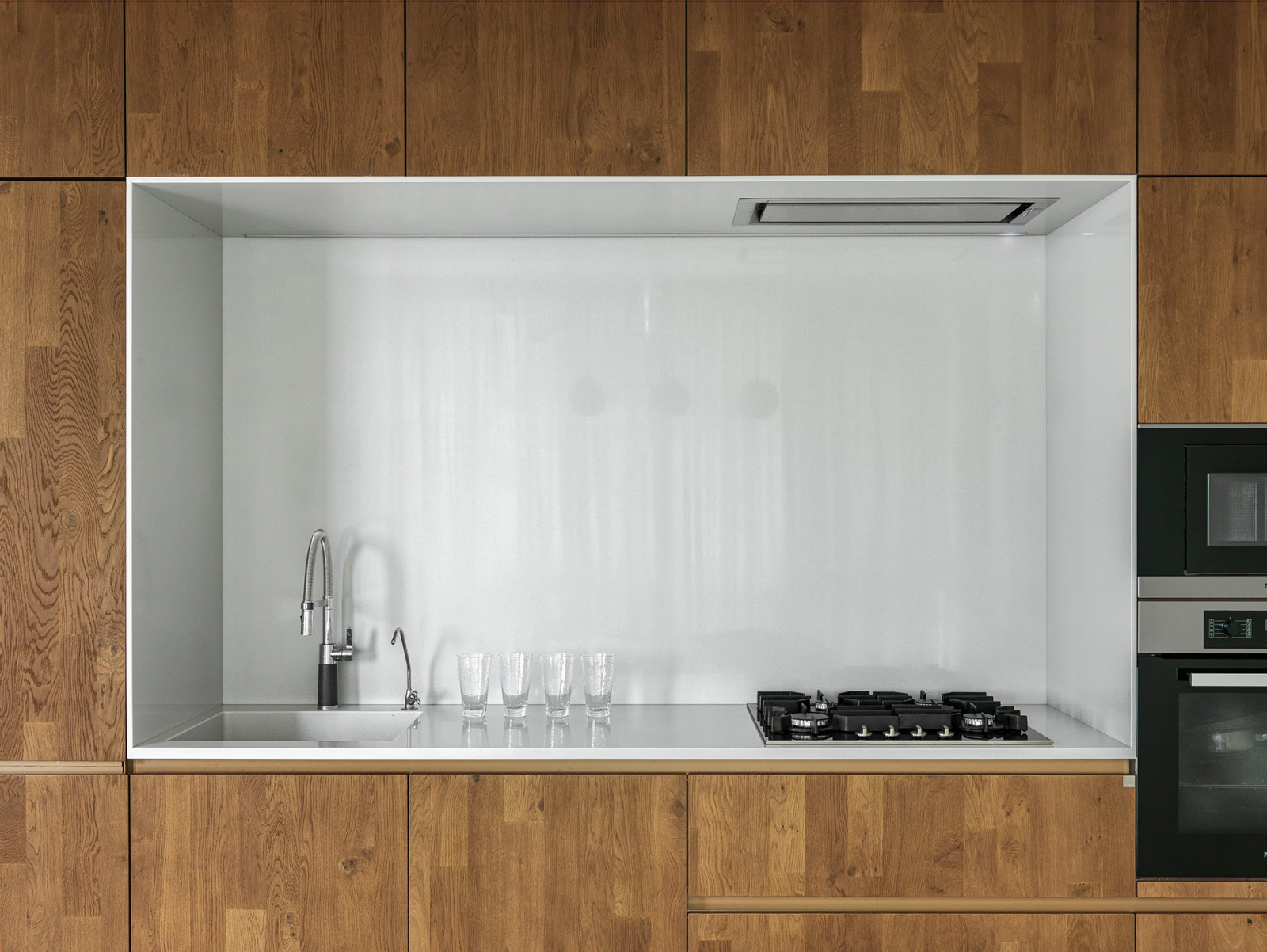 Seaside apartment with a sence of air