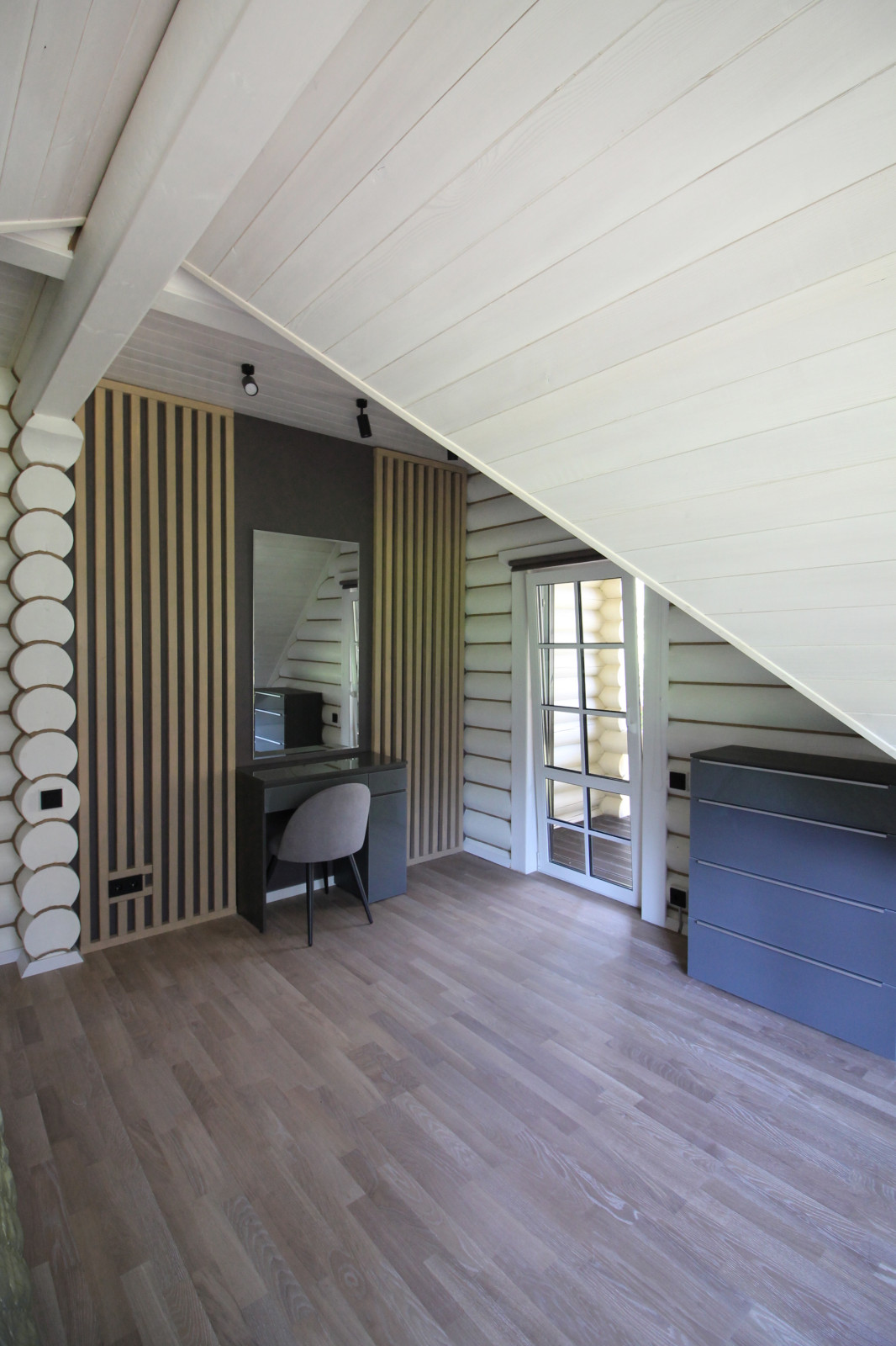 Срубовой коттедж 38 в п.Рощино, Ленинградская обл. Царство-Королевство