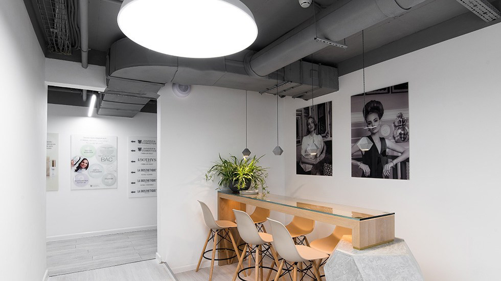 Обложка проекта: офис компании «Janssen Cosmetics»