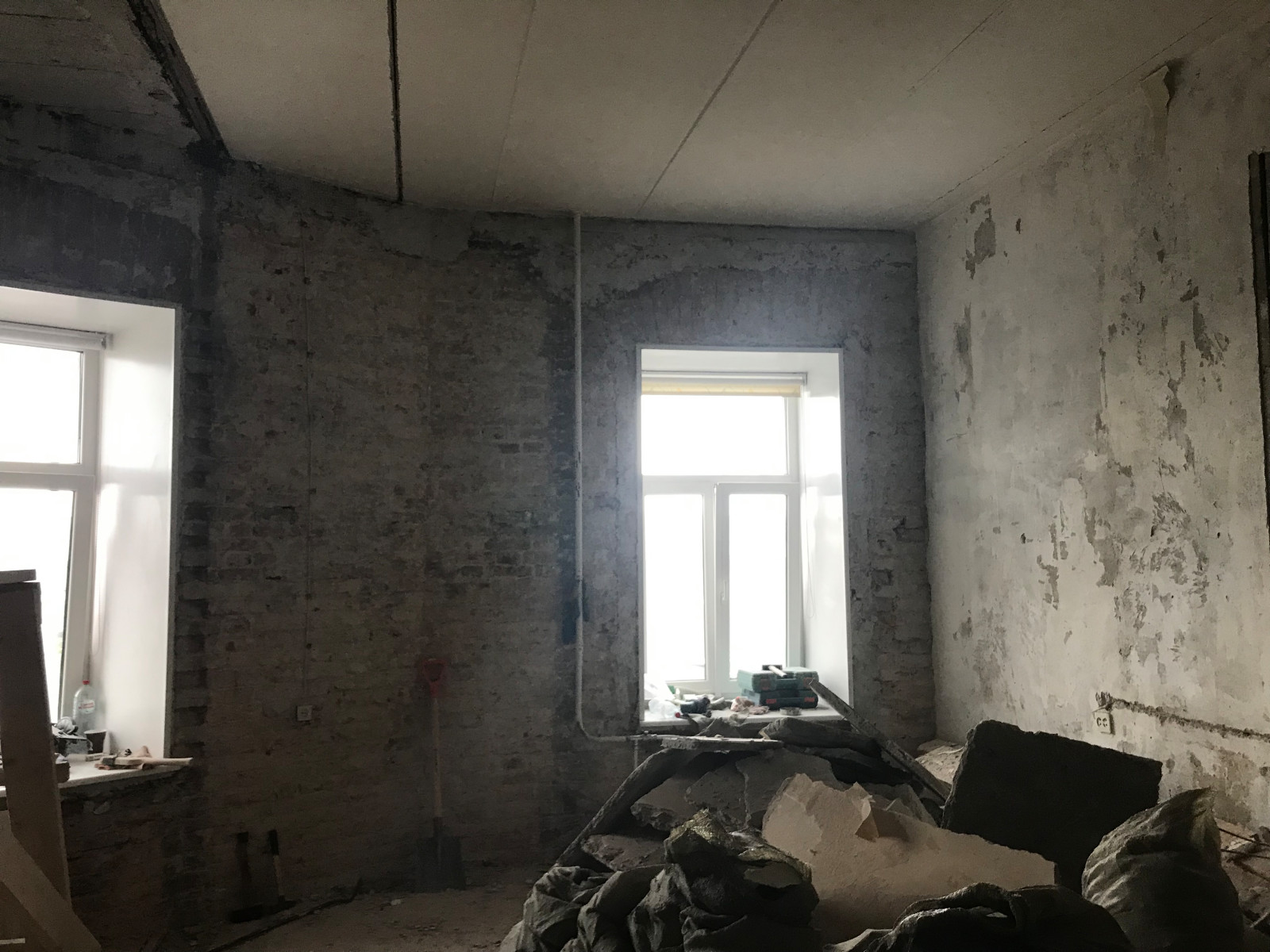 В процессе демонтажных работ