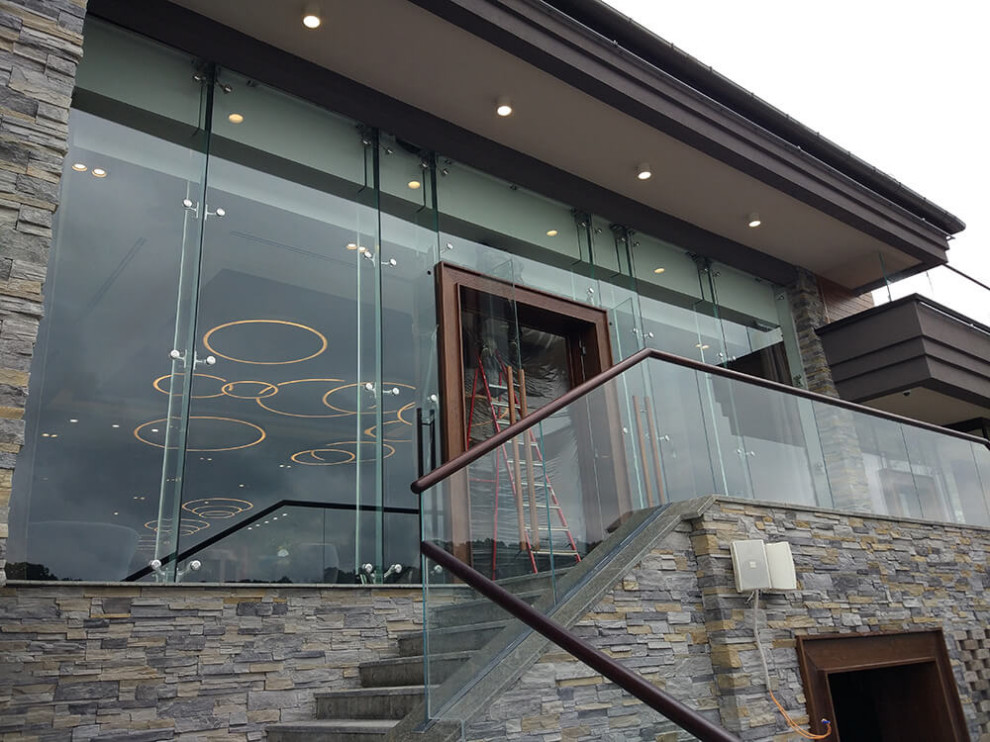 Обложка проекта: «Лужки.клуб» Козырьки, стеклянные ограждения, перегородки