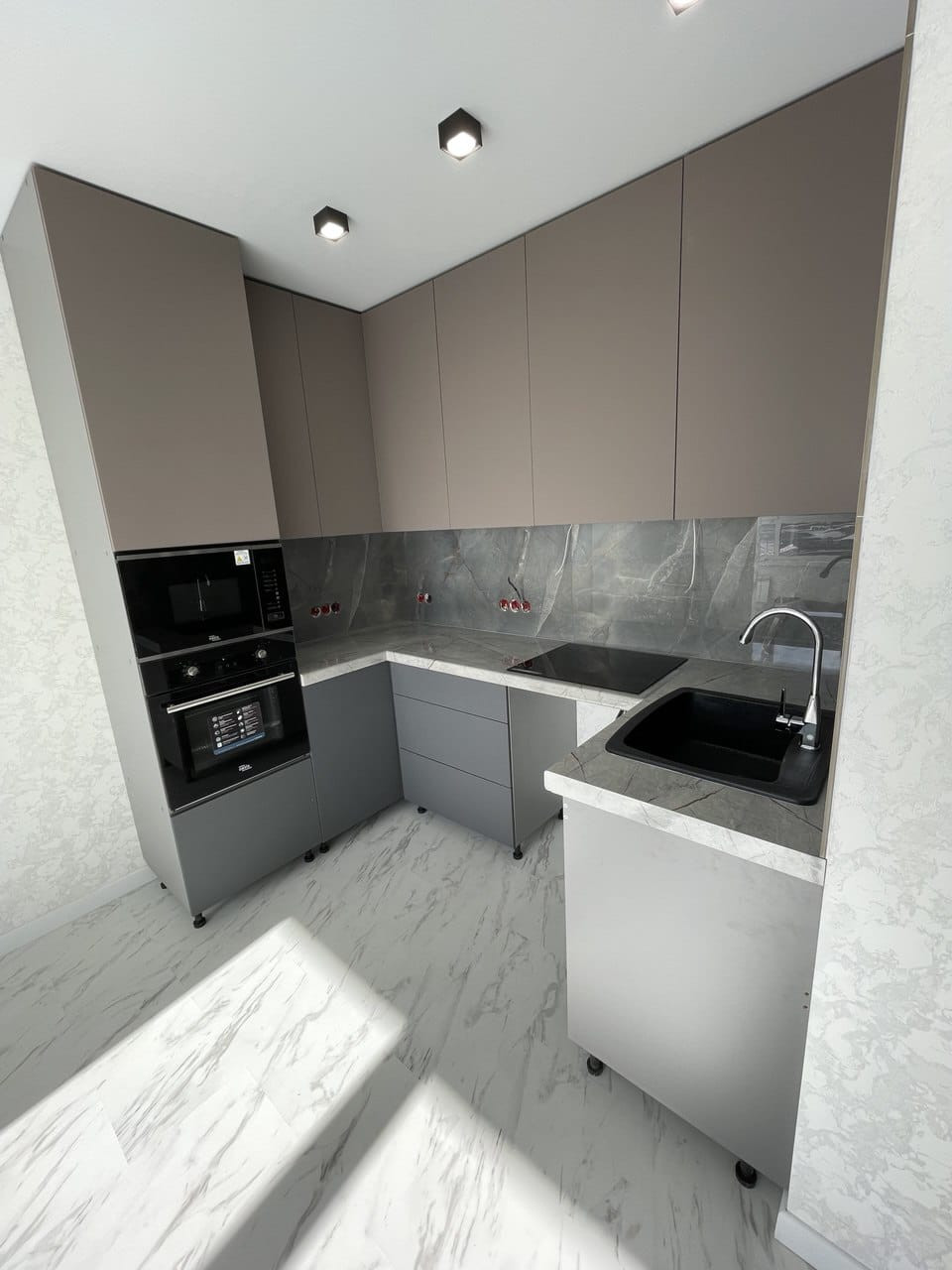 Обложка проекта: Мини-кухня