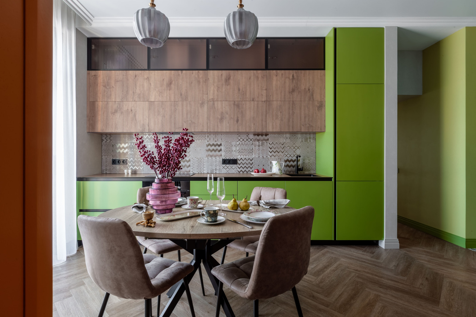 Винтаж в ярком интерьере 4-х комнатной квартиры